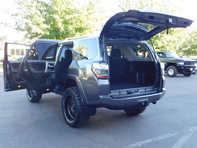 2016 Toyota 4Runner SR5 / 4WD / Sport Utility / LIFTED LIFTED - Photo 27 - Portland, OR 97217