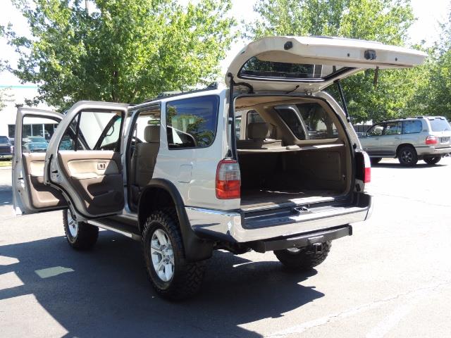 1999 Toyota 4Runner SR5 4WD V6 3.4L / LEATHER / NEW TIRES / LIFTED - Photo 25 - Portland, OR 97217