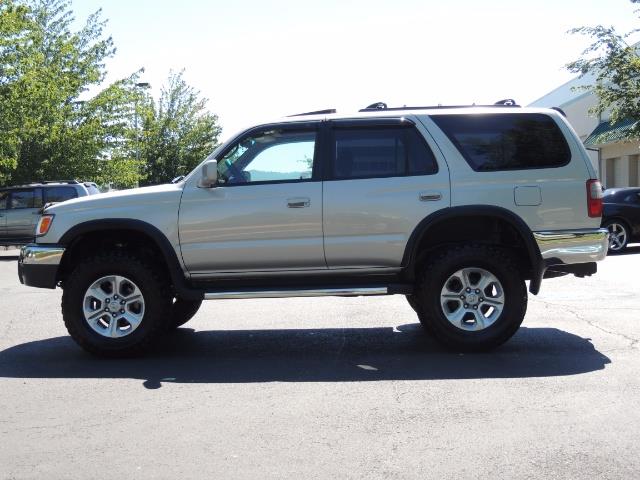 1999 Toyota 4Runner SR5 4WD V6 3.4L / LEATHER / NEW TIRES / LIFTED - Photo 3 - Portland, OR 97217