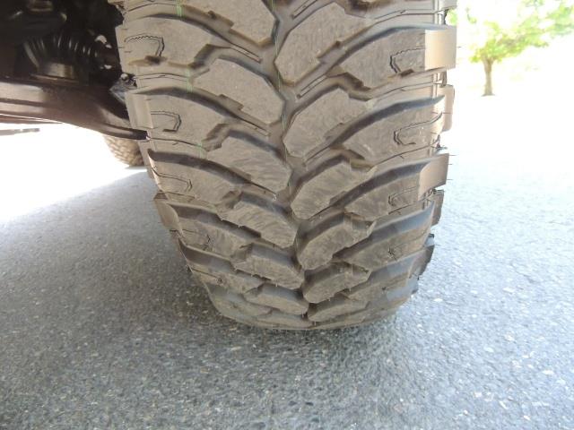 1999 Toyota 4Runner SR5 4WD V6 3.4L / LEATHER / NEW TIRES / LIFTED - Photo 24 - Portland, OR 97217
