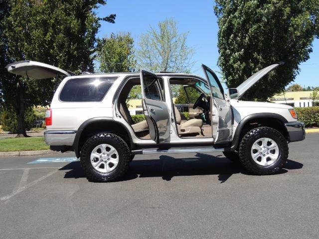 1999 Toyota 4Runner SR5 4WD V6 3.4L / LEATHER / NEW TIRES / LIFTED - Photo 22 - Portland, OR 97217