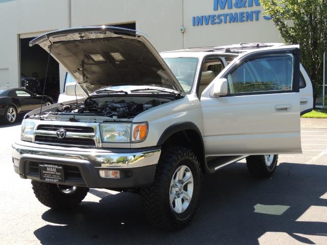 1999 Toyota 4Runner SR5 4WD V6 3.4L / LEATHER / NEW TIRES / LIFTED - Photo 31 - Portland, OR 97217