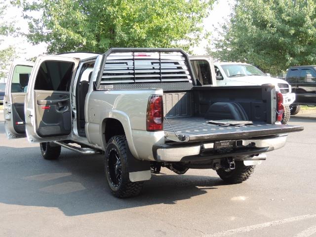 2004 Chevrolet Silverado 2500 4X4 Crew Cab / V8 6.0L / Custom Wheels & NEW TIRES - Photo 25 - Portland, OR 97217
