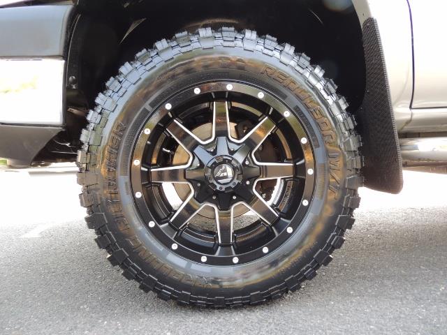 2004 Chevrolet Silverado 2500 4X4 Crew Cab / V8 6.0L / Custom Wheels & NEW TIRES - Photo 23 - Portland, OR 97217