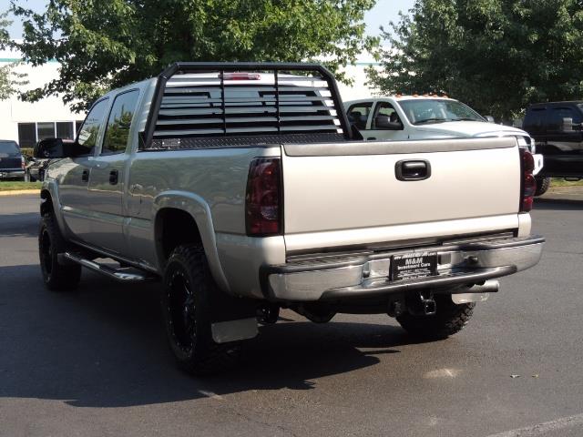 2004 Chevrolet Silverado 2500 4X4 Crew Cab / V8 6.0L / Custom Wheels & NEW TIRES - Photo 7 - Portland, OR 97217