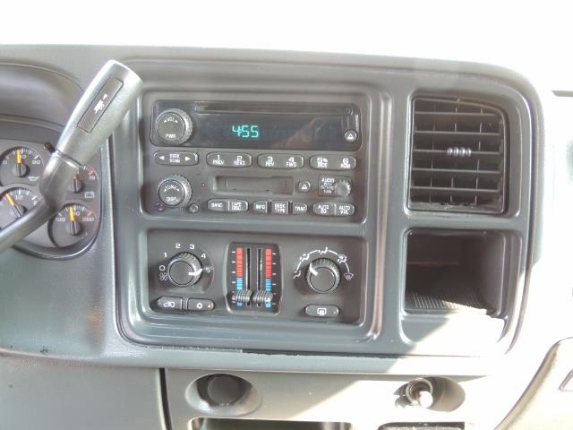2004 Chevrolet Silverado 2500 4X4 Crew Cab / V8 6.0L / Custom Wheels & NEW TIRES - Photo 18 - Portland, OR 97217