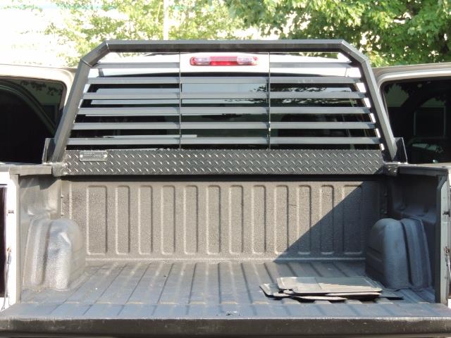 2004 Chevrolet Silverado 2500 4X4 Crew Cab / V8 6.0L / Custom Wheels & NEW TIRES - Photo 21 - Portland, OR 97217