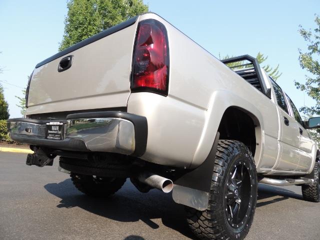 2004 Chevrolet Silverado 2500 4X4 Crew Cab / V8 6.0L / Custom Wheels & NEW TIRES - Photo 12 - Portland, OR 97217