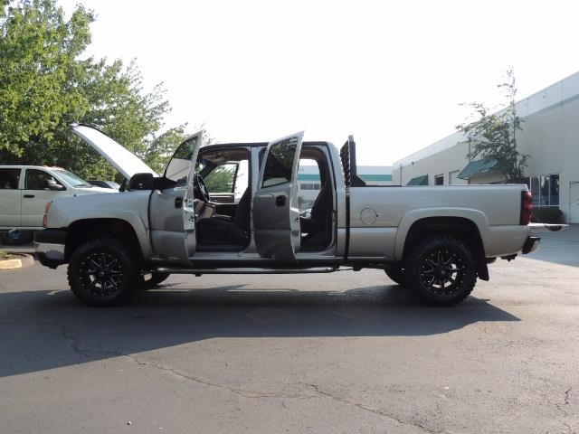 2004 Chevrolet Silverado 2500 4X4 Crew Cab / V8 6.0L / Custom Wheels & NEW TIRES - Photo 20 - Portland, OR 97217