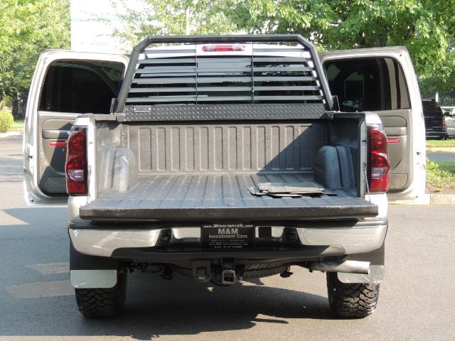 2004 Chevrolet Silverado 2500 4X4 Crew Cab / V8 6.0L / Custom Wheels & NEW TIRES - Photo 26 - Portland, OR 97217