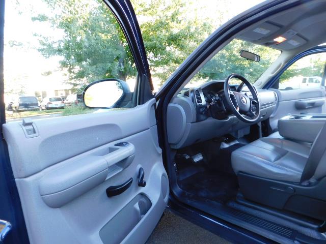 2008 Chevrolet Silverado 2500 LS / Crew Cab / 2WD / 81K MILES / Excel Cond - Photo 11 - Portland, OR 97217