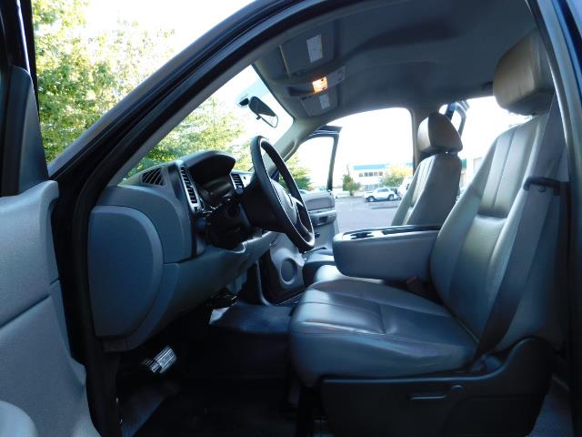 2008 Chevrolet Silverado 2500 LS / Crew Cab / 2WD / 81K MILES / Excel Cond - Photo 12 - Portland, OR 97217