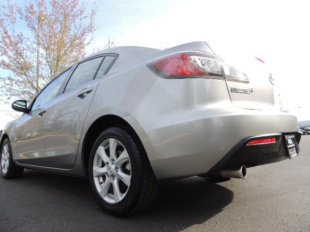 2010 Mazda Mazda3 i Touring / Sedan / Sunroof / Premium Sound - Photo 10 - Portland, OR 97217