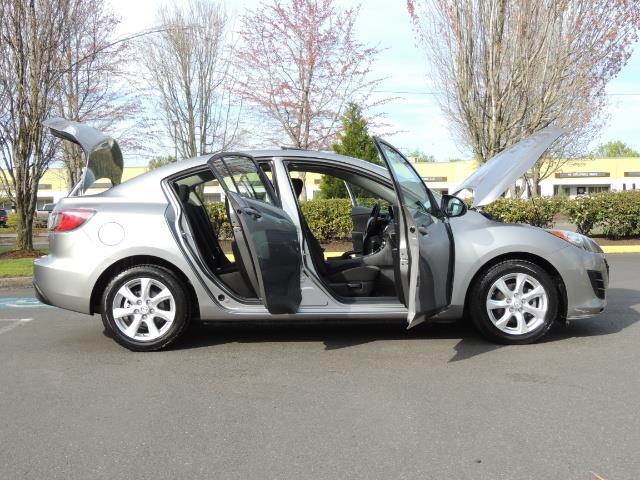 2010 Mazda Mazda3 i Touring / Sedan / Sunroof / Premium Sound - Photo 30 - Portland, OR 97217