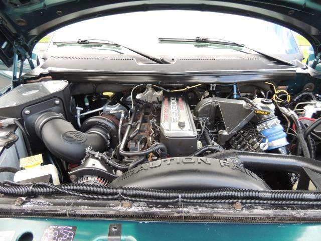 1998 Dodge Ram 2500 Laramie SLT / 4X4 / 5.9L Cummins Diesel 12-VALVE - Photo 31 - Portland, OR 97217
