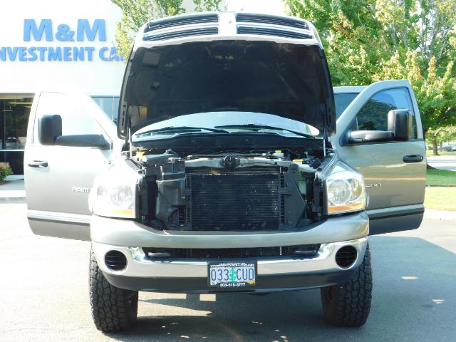 2006 Dodge Ram 2500 SLT Mega Cab / 4X4 / 5.9L DIESEL/ 6-SPEED /Leather - Photo 31 - Portland, OR 97217