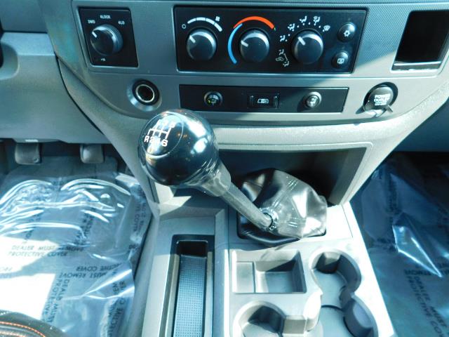 2006 Dodge Ram 2500 SLT Mega Cab / 4X4 / 5.9L DIESEL/ 6-SPEED /Leather - Photo 20 - Portland, OR 97217
