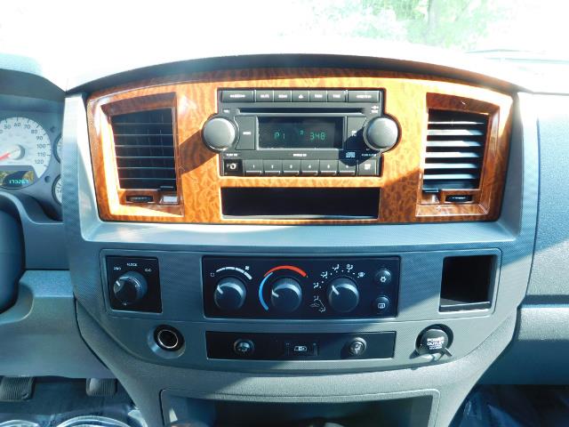 2006 Dodge Ram 2500 SLT Mega Cab / 4X4 / 5.9L DIESEL/ 6-SPEED /Leather - Photo 35 - Portland, OR 97217