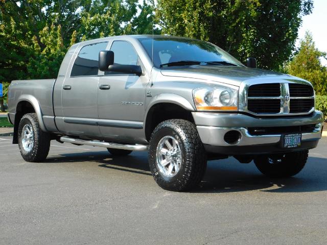 2006 Dodge Ram 2500 SLT Mega Cab / 4X4 / 5.9L DIESEL/ 6-SPEED /Leather - Photo 2 - Portland, OR 97217