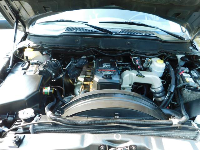 2006 Dodge Ram 2500 SLT Mega Cab / 4X4 / 5.9L DIESEL/ 6-SPEED /Leather - Photo 32 - Portland, OR 97217
