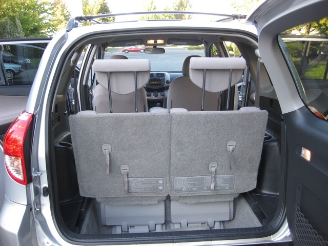 Toyota Rav4 Third Row Seat 2007 toyota rav4 4wd 4 cyl auto 7 passengers 3rd row Toyota Rav4 Third Row Seat 2007 toyota rav4 4wd 4 cyl auto 7 passengers 3rd row