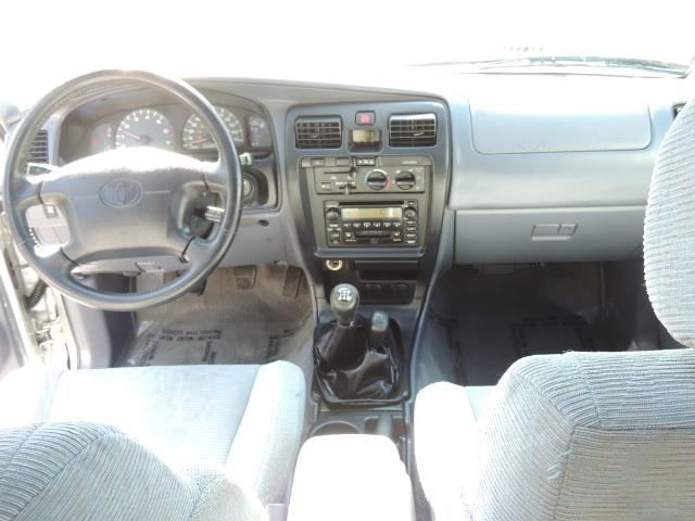 2000 Toyota 4Runner SR5 4dr SR5 / 4X4 / 5-SPEED MANUAL / LIFTED - Photo 19 - Portland, OR 97217