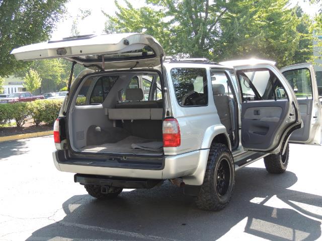 2000 Toyota 4Runner SR5 4dr SR5 / 4X4 / 5-SPEED MANUAL / LIFTED - Photo 29 - Portland, OR 97217