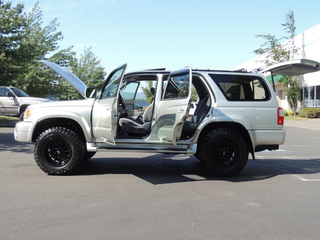 2000 Toyota 4Runner SR5 4dr SR5 / 4X4 / 5-SPEED MANUAL / LIFTED - Photo 26 - Portland, OR 97217