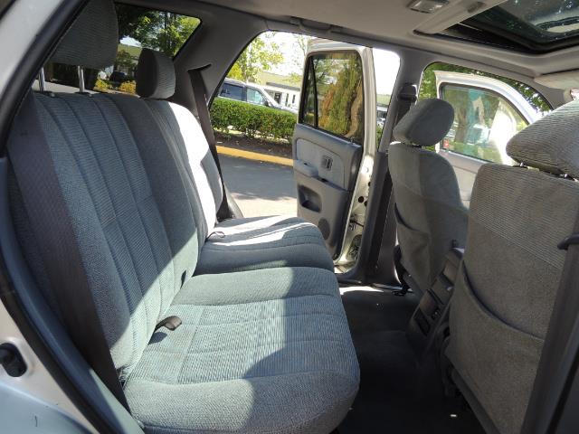 2000 Toyota 4Runner SR5 4dr SR5 / 4X4 / 5-SPEED MANUAL / LIFTED - Photo 16 - Portland, OR 97217