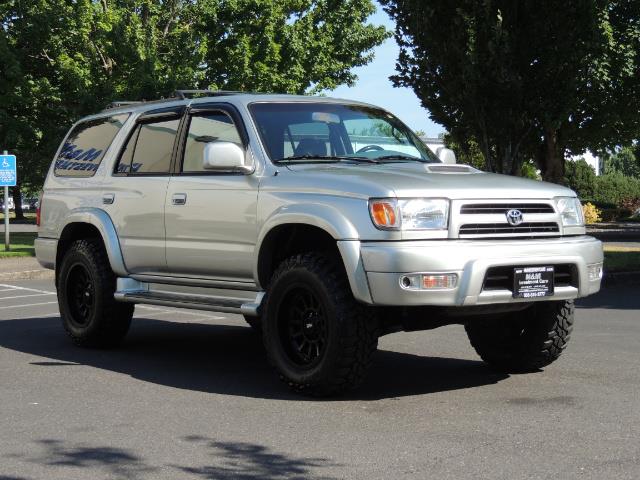 2000 Toyota 4Runner SR5 4dr SR5 / 4X4 / 5-SPEED MANUAL / LIFTED - Photo 2 - Portland, OR 97217