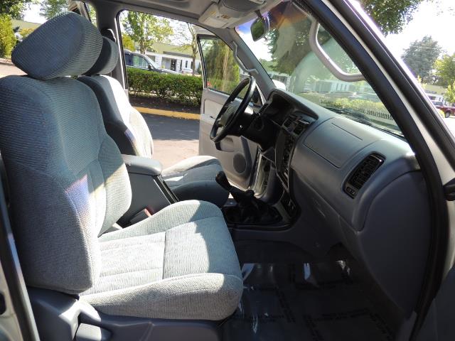 2000 Toyota 4Runner SR5 4dr SR5 / 4X4 / 5-SPEED MANUAL / LIFTED - Photo 17 - Portland, OR 97217