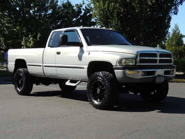 1999 Dodge Ram 2500 4X4 / 5.9 L CUMMINS DIESEL / Long Bed / LIFTED !! - Photo 2 - Portland, OR 97217