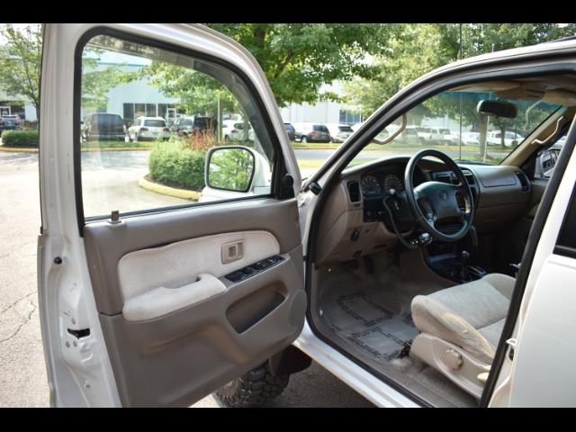 2000 Toyota 4Runner SR5 4X4 3.4L 6Cyl / LIFTED / TIMING BELT DONE - Photo 13 - Portland, OR 97217