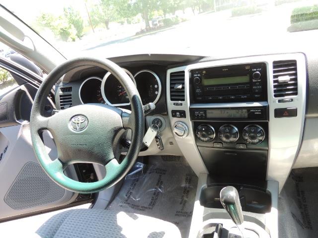 2006 Toyota 4Runner V6 4.0L / 4X4 / DIFF LOCK / 3RD SEATS / 1-OWNER - Photo 36 - Portland, OR 97217