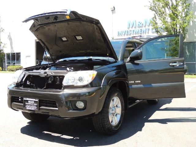 2006 Toyota 4Runner V6 4.0L / 4X4 / DIFF LOCK / 3RD SEATS / 1-OWNER - Photo 31 - Portland, OR 97217