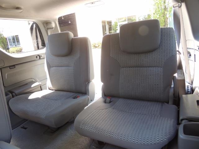 2006 Toyota 4Runner V6 4.0L / 4X4 / DIFF LOCK / 3RD SEATS / 1-OWNER - Photo 15 - Portland, OR 97217
