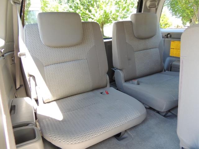 2006 Toyota 4Runner V6 4.0L / 4X4 / DIFF LOCK / 3RD SEATS / 1-OWNER - Photo 16 - Portland, OR 97217