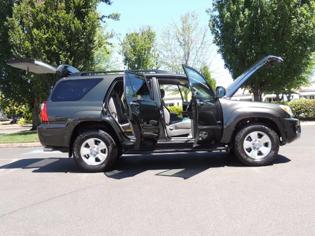 2006 Toyota 4Runner V6 4.0L / 4X4 / DIFF LOCK / 3RD SEATS / 1-OWNER - Photo 24 - Portland, OR 97217
