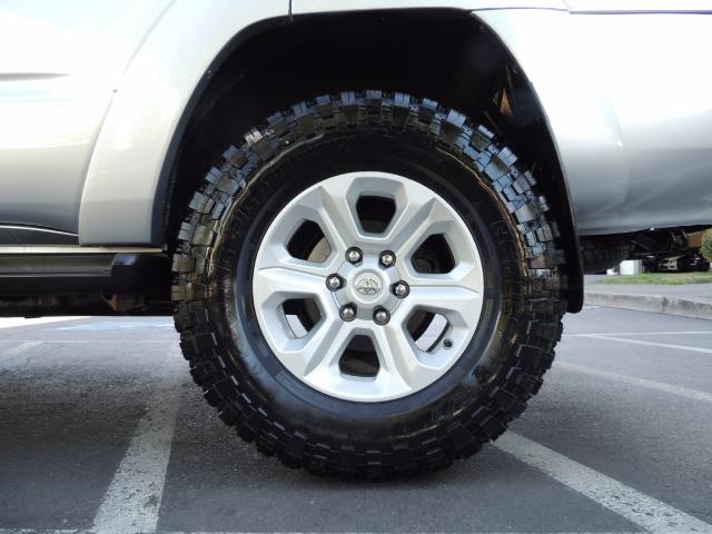 2004 Toyota 4Runner SR5 6Cyl 4WD 2-Owner Third Row Seats LIFTED 33 "Mud - Photo 38 - Portland, OR 97217