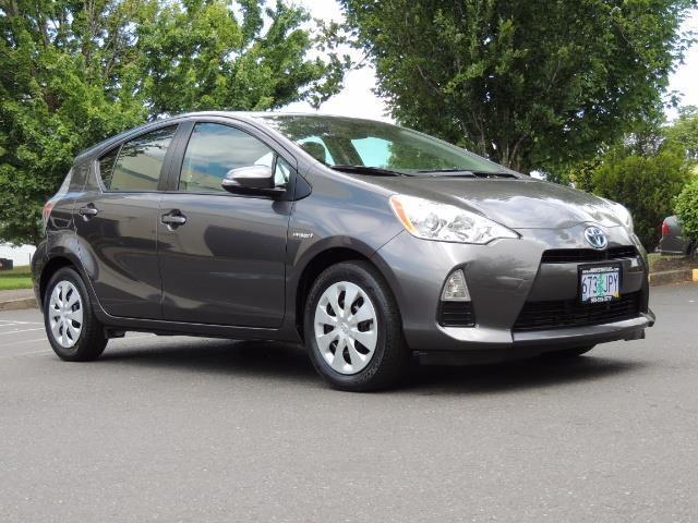 2014 Toyota Prius c One / Hatchback / 34K MILES - Photo 2 - Portland, OR 97217