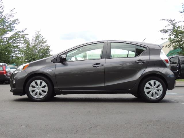 2014 Toyota Prius c One / Hatchback / 34K MILES - Photo 3 - Portland, OR 97217