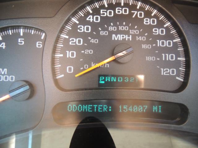 2005 Chevrolet Suburban 1500 Z71 / 4WD / Leather / DVD / Sunroof / Excel C - Photo 32 - Portland, OR 97217