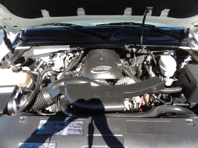 2005 Chevrolet Suburban 1500 Z71 / 4WD / Leather / DVD / Sunroof / Excel C - Photo 25 - Portland, OR 97217
