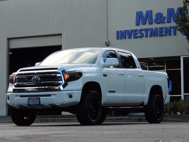 2017 Toyota Tundra SR5 / CrewMax / 4X4 / 5.7L / 6000 MILES / LIFTED - Photo 47 - Portland, OR 97217
