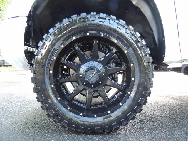 2017 Toyota Tundra SR5 / CrewMax / 4X4 / 5.7L / 6000 MILES / LIFTED - Photo 23 - Portland, OR 97217