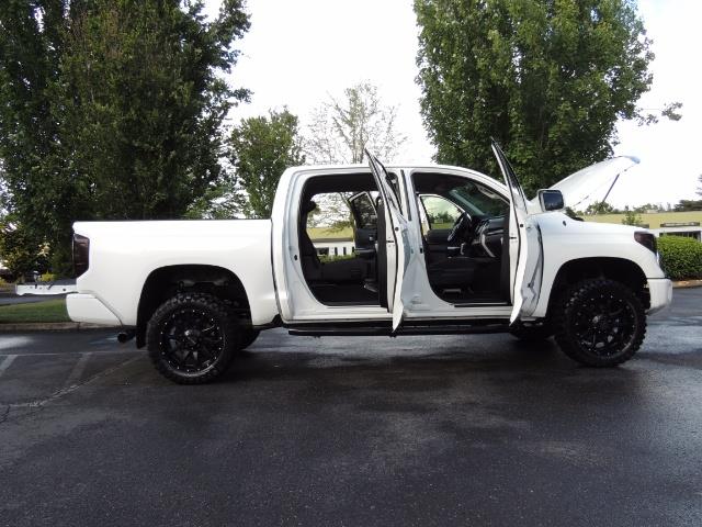 2017 Toyota Tundra SR5 / CrewMax / 4X4 / 5.7L / 6000 MILES / LIFTED - Photo 30 - Portland, OR 97217
