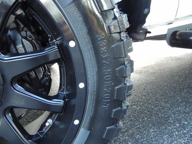 2017 Toyota Tundra SR5 / CrewMax / 4X4 / 5.7L / 6000 MILES / LIFTED - Photo 40 - Portland, OR 97217