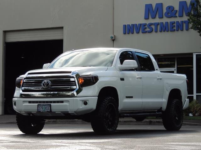 2017 Toyota Tundra SR5 / CrewMax / 4X4 / 5.7L / 6000 MILES / LIFTED - Photo 34 - Portland, OR 97217