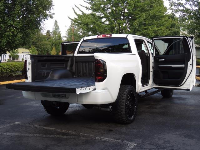 2017 Toyota Tundra SR5 / CrewMax / 4X4 / 5.7L / 6000 MILES / LIFTED - Photo 29 - Portland, OR 97217