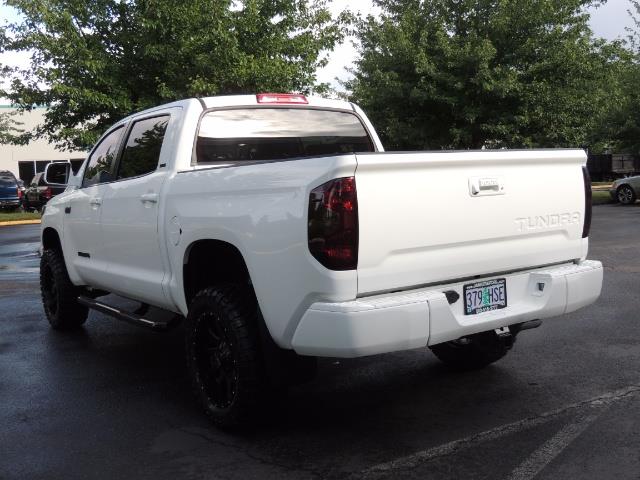2017 Toyota Tundra SR5 / CrewMax / 4X4 / 5.7L / 6000 MILES / LIFTED - Photo 8 - Portland, OR 97217
